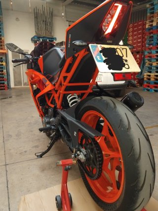 KTM RC 390 2024 Naranja y Negra