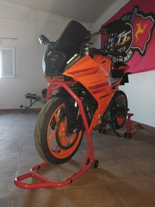 KTM RC 390 2024 Naranja y Negra