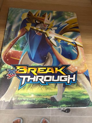 Álbum con cromos pokemon