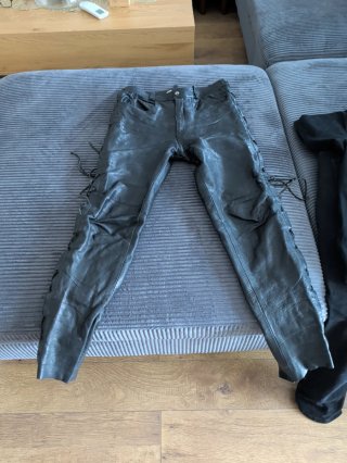 Pantalón cuero heavy metal cordones años 90