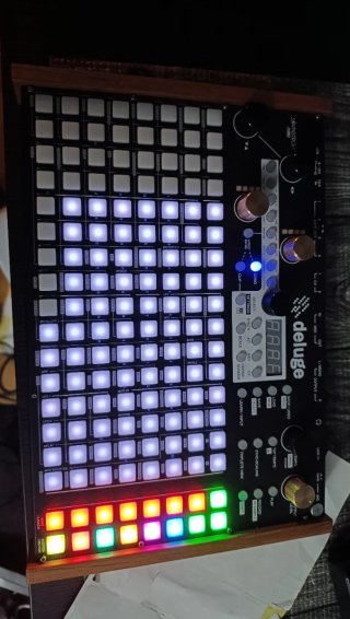 Synthstrom Deluge impoluto