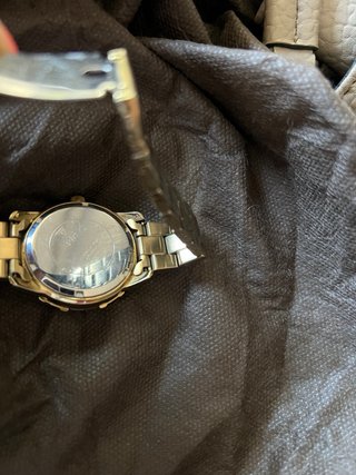 Reloj Guess Dorado