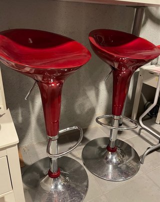 Taburetes rojos ajustables (2 unidades)
