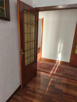 Puerta madera con cristal