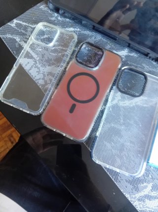 3 Fundas iPhone 16