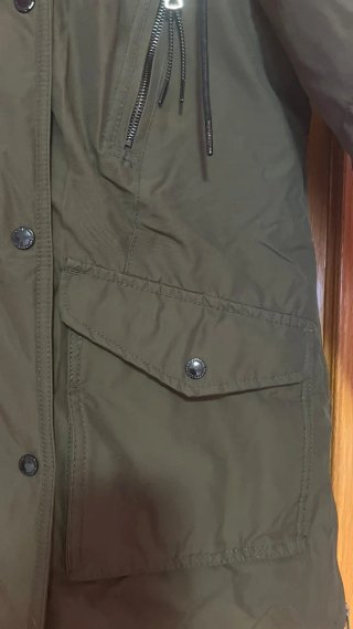 Parka mujer Bershka verde militar