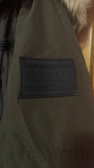 Parka mujer Bershka verde militar
