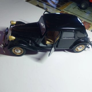 Coches maqueta 1:24