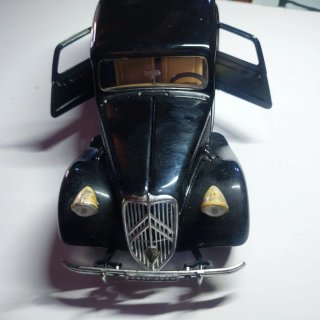 Coches maqueta 1:24