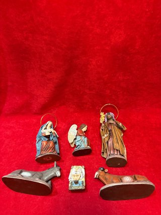 Nacimiento de Barro  lienzado + angel antiguo