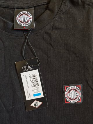 Camiseta Independent nueva con etiquetas