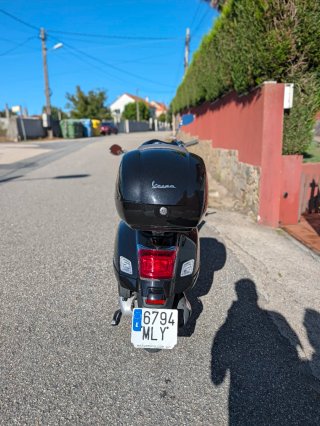 Vespa GTS 125 Negra