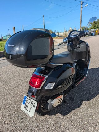 Vespa GTS 125 Negra