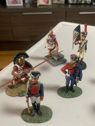 Figuras de plomo históricas