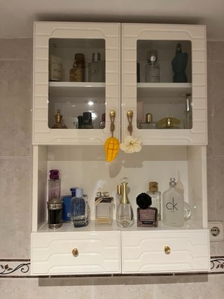 Armario blanco baño con mueble lavabo