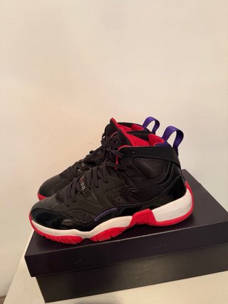 Jordan Jumpman Two Trey Negro Rojo