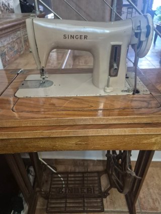 Máquina de Coser Singer Antigua