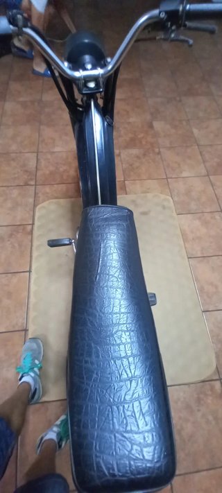 Mobylette Cady E-14 con documentación.