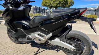Honda Forza 750 Negra