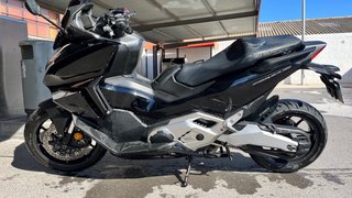 Honda Forza 750 Negra