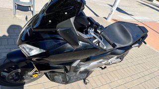 Honda Forza 750 Negra