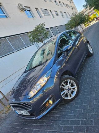 Ford Fiesta 2015 distintivo C.  220000km