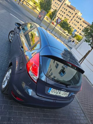 Ford Fiesta 2015 distintivo C.  220000km