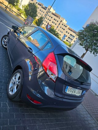 Ford Fiesta 2015 distintivo C.  220000km