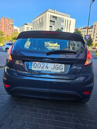 Ford Fiesta 2015 distintivo C.  220000km