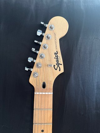 Guitarra Eléctrica Fender Squier 20G