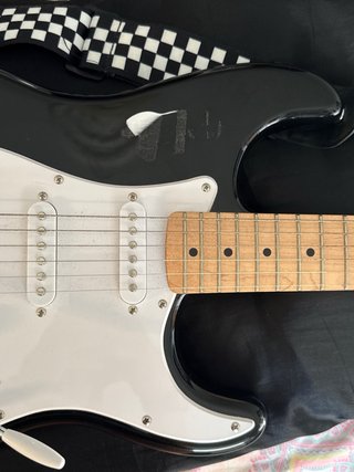 Guitarra Eléctrica Fender Squier 20G