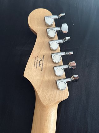 Guitarra Eléctrica Fender Squier 20G