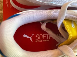Zapatillas Puma Blancas y Amarillas