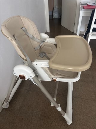 Trona de bebé color beige