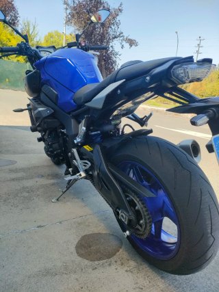 Yamaha MT-10 Naked Azul y Negra