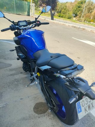 Yamaha MT-10 Naked Azul y Negra