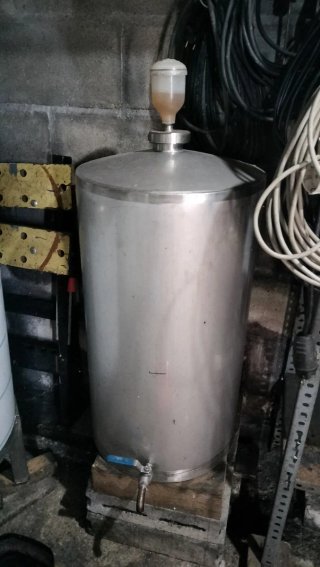 Prensa,Estrujadura y Tanques para vino (acero inox