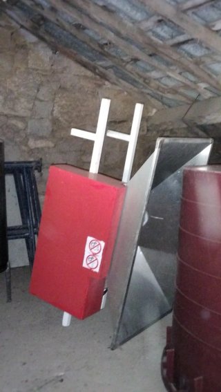 Prensa,Estrujadura y Tanques para vino (acero inox