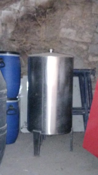 Prensa,Estrujadura y Tanques para vino (acero inox