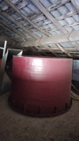 Prensa,Estrujadura y Tanques para vino (acero inox