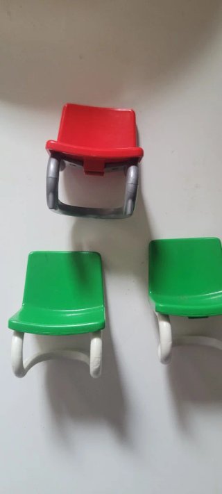 Playmobil Sillas Escritorio Rojas y Verdes