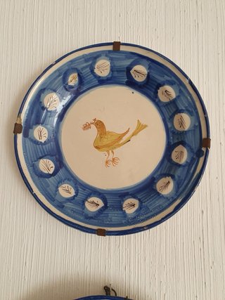 Platos decorativos pájaros estilo catalán.