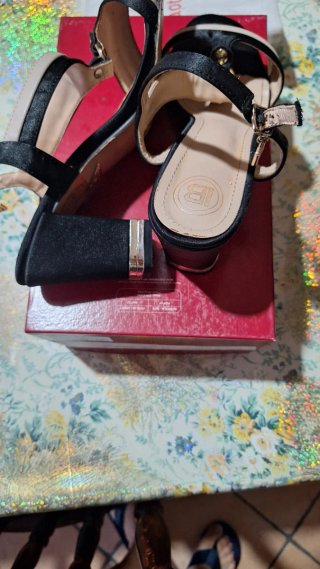 Laura Biagiotti sandali tacco beige/nero
