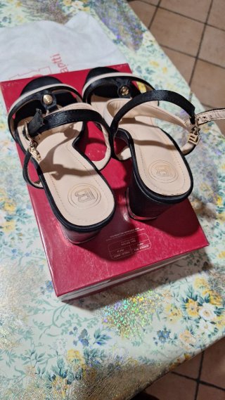 Laura Biagiotti sandali tacco beige/nero