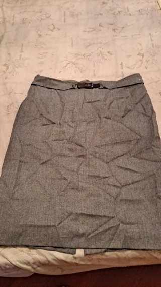 Falda Burberry Gris