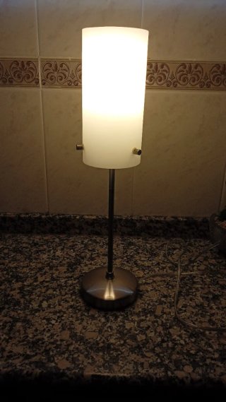 Lámpara de mesa táctil cristal y metal