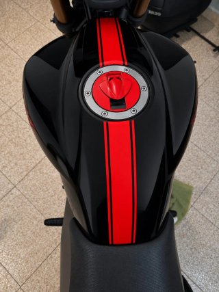 Keeway RKV 125cc Negra y Roja