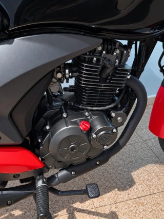 Keeway RKV 125cc Negra y Roja