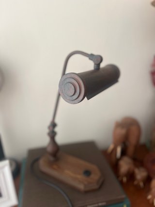Lámpara de escritorio regulable