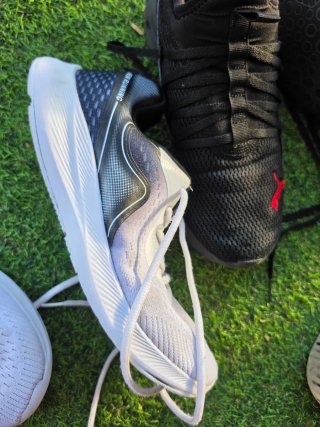 Lote 3 zapatillas Puma 41 y 2 sin marca 40